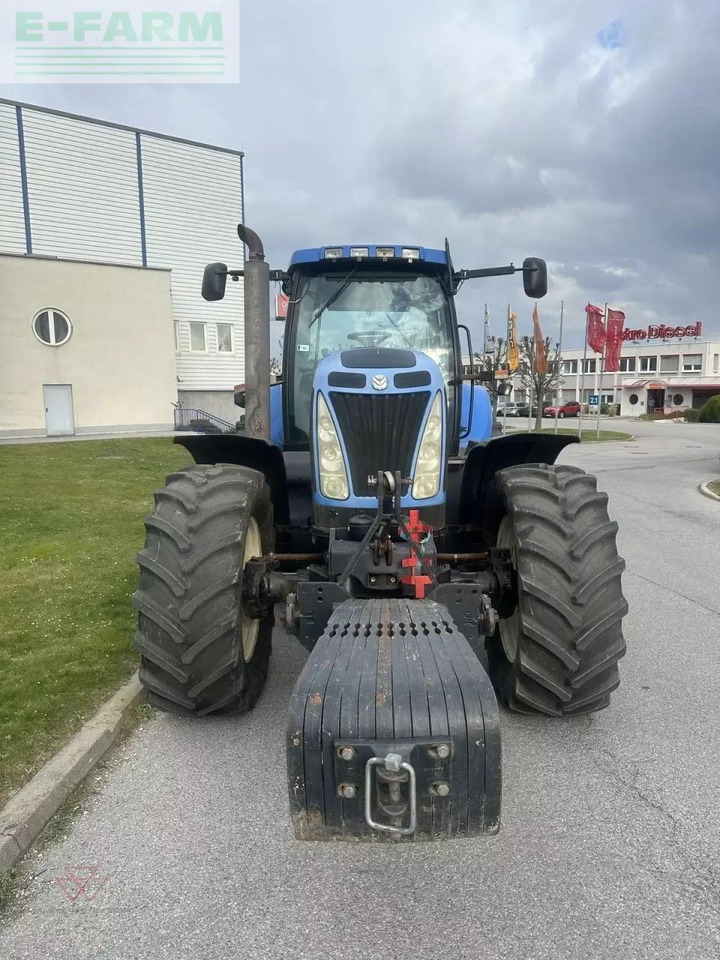 New Holland t8040 - Traktorius: foto 2 New Holland t8040 - Traktorius: foto 2