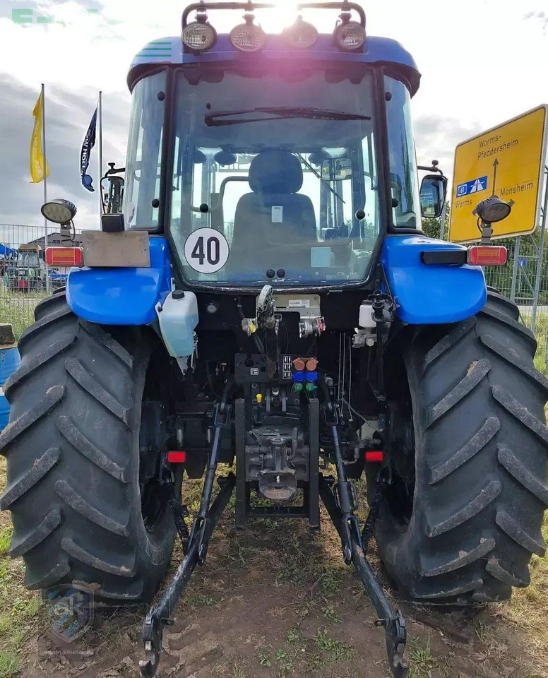 New Holland td5040 - Traktorius: foto 2 New Holland td5040 - Traktorius: foto 2