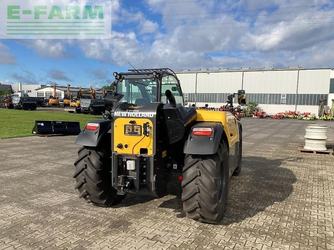 New Holland th6.36 t4b-133 hp - Teleskopinis krautuvas: foto 5 New Holland th6.36 t4b-133 hp - Teleskopinis krautuvas: foto 5