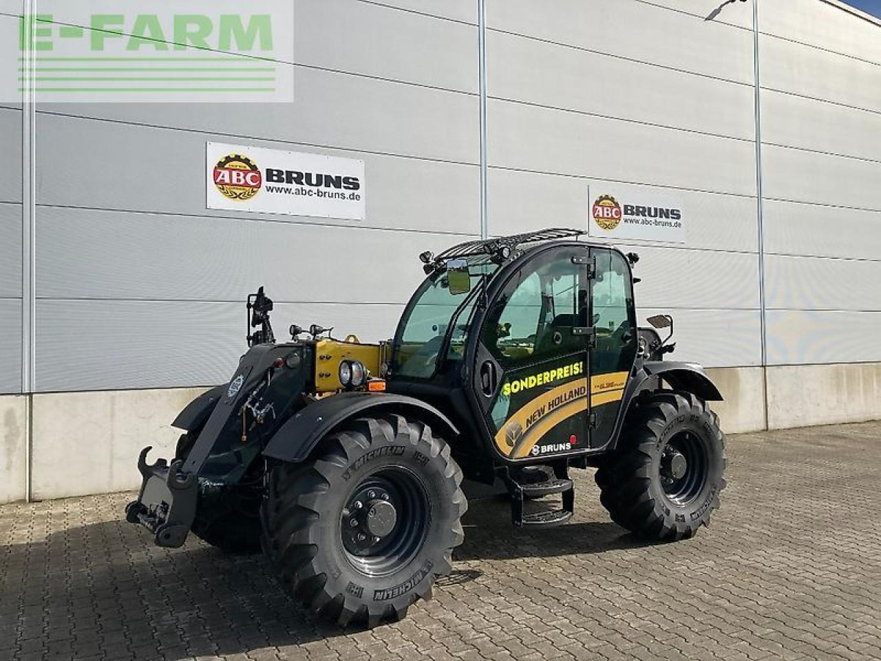 New Holland th6.36 t4b-133 hp - Teleskopinis krautuvas: foto 1 New Holland th6.36 t4b-133 hp - Teleskopinis krautuvas: foto 1