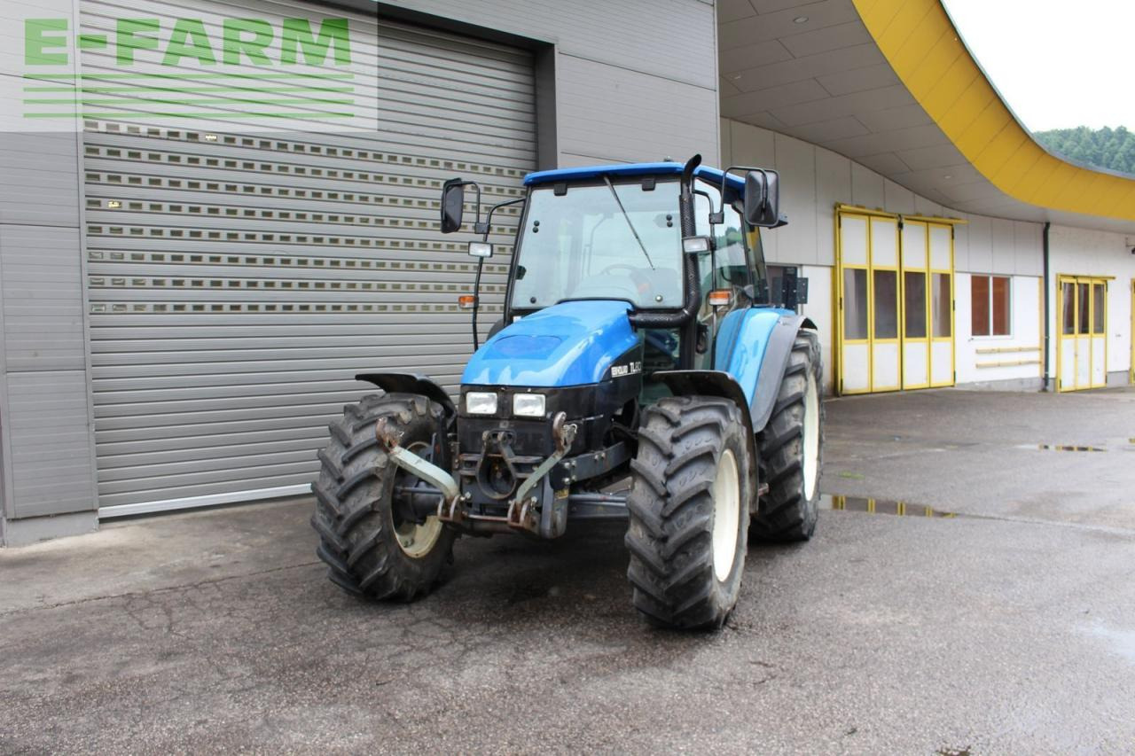 New Holland tl 80 - Traktorius: foto 2 New Holland tl 80 - Traktorius: foto 2