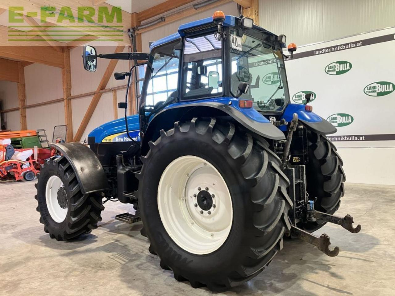 New Holland tm 150 - Traktorius: foto 4 New Holland tm 150 - Traktorius: foto 4