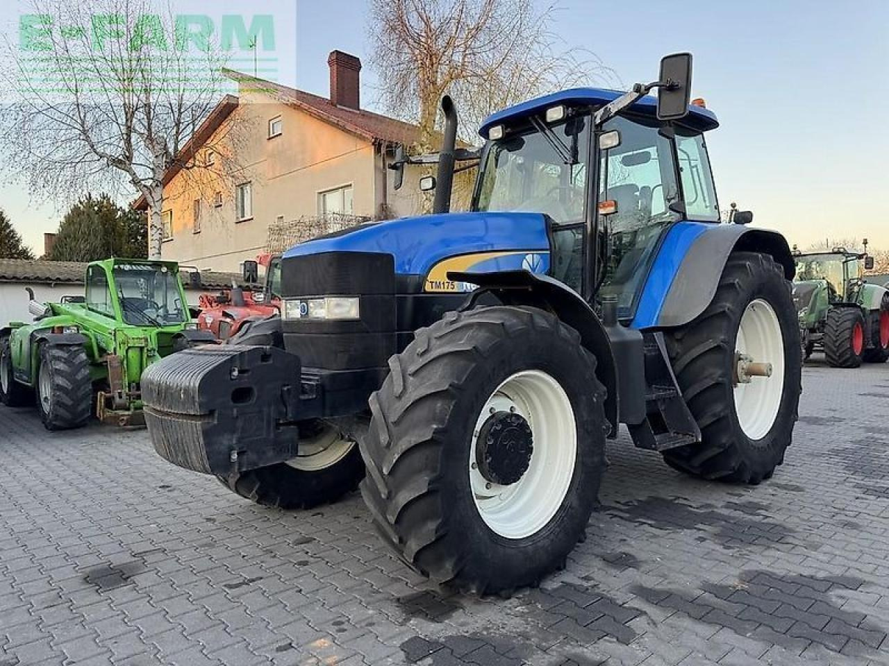 New Holland tm175 powercommand - Traktorius: foto 1 New Holland tm175 powercommand - Traktorius: foto 1