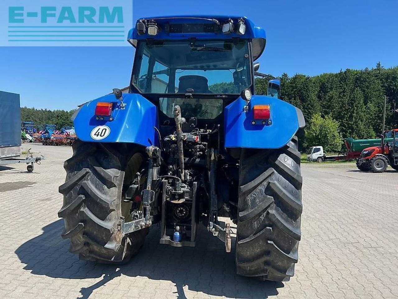 New Holland tvt 135 - Traktorius: foto 3 New Holland tvt 135 - Traktorius: foto 3