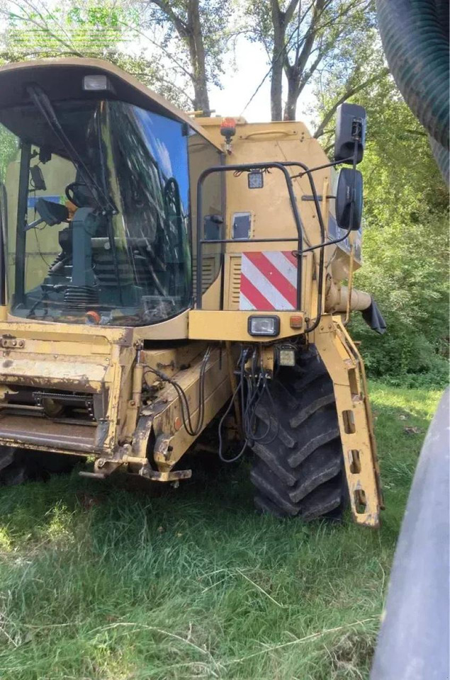 New Holland tx66 sl - Derliaus nuėmimo kombainas: foto 1 New Holland tx66 sl - Derliaus nuėmimo kombainas: foto 1