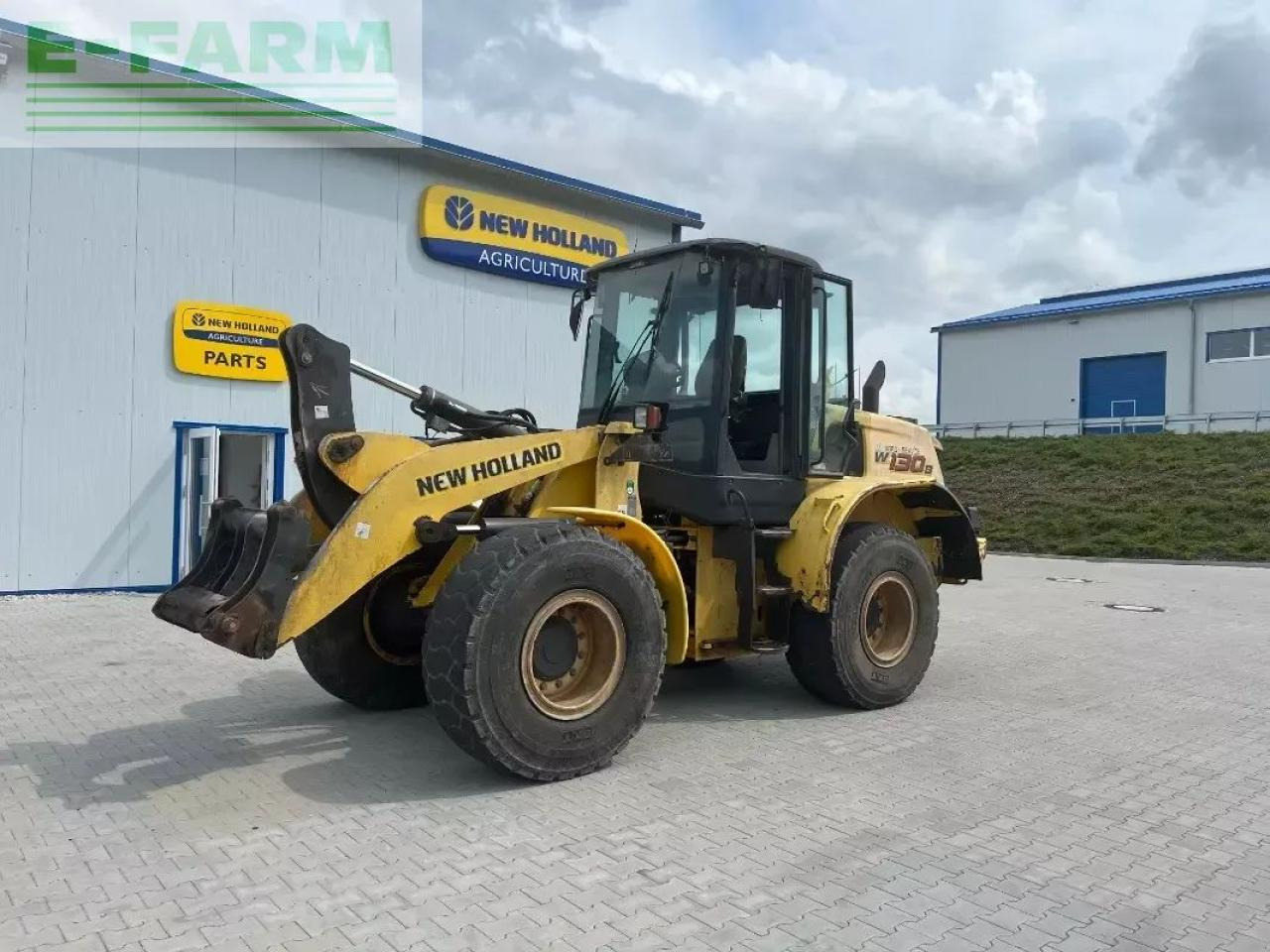 New Holland w 130 b - Mini ekskavatorius: foto 1 New Holland w 130 b - Mini ekskavatorius: foto 1