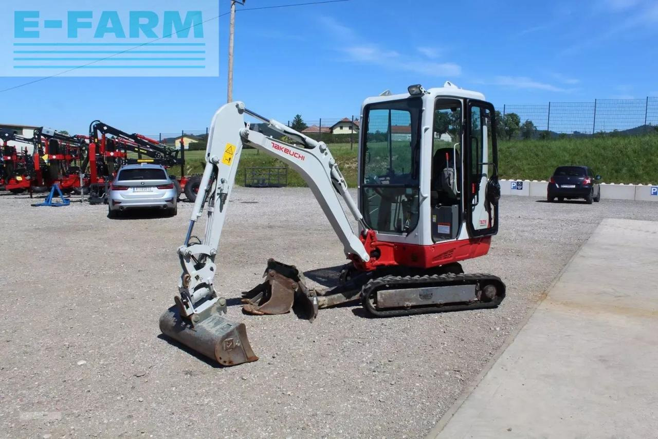 Takeuchi minibagger tb 216 mit powertilt - Mini ekskavatorius: foto 1 Takeuchi minibagger tb 216 mit powertilt - Mini ekskavatorius: foto 1