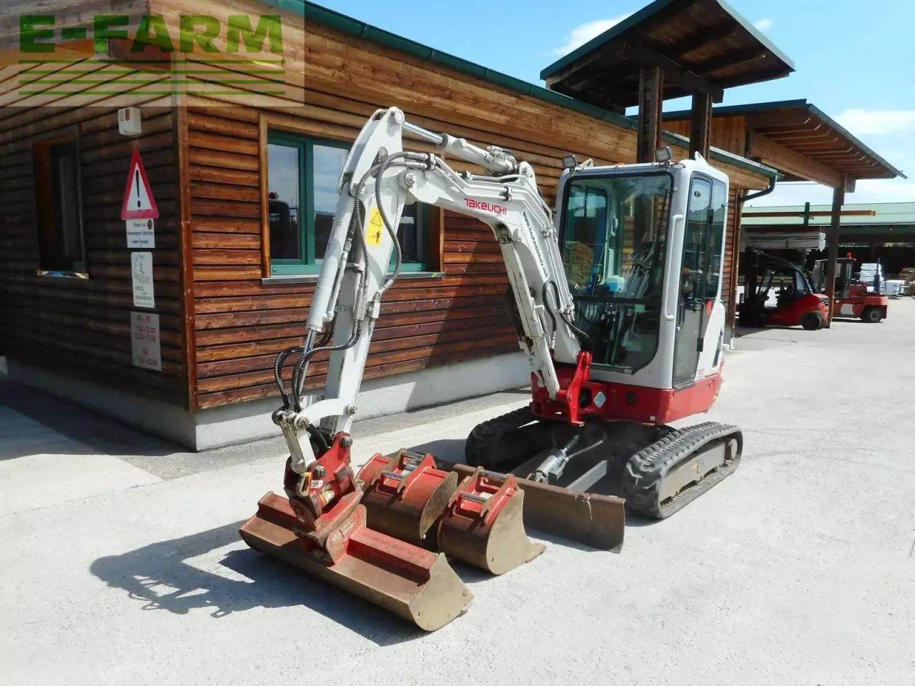 Takeuchi tb 225 mit powertilt + 3 löffel ( 2.400 kg ) - Mini ekskavatorius: foto 2 Takeuchi tb 225 mit powertilt + 3 löffel ( 2.400 kg ) - Mini ekskavatorius: foto 2
