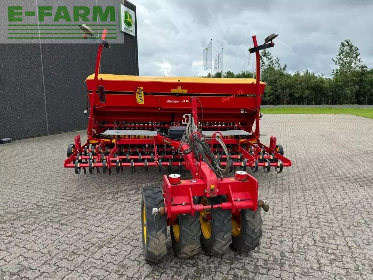 Kombinuota sėjamoji Väderstad rapid 400c: foto 8 Kombinuota sėjamoji Väderstad rapid 400c: foto 8