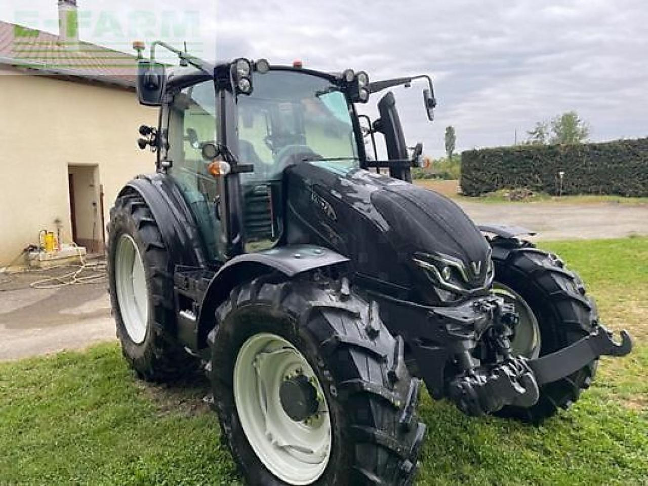 Valtra g125v - Traktorius: foto 1 Valtra g125v - Traktorius: foto 1
