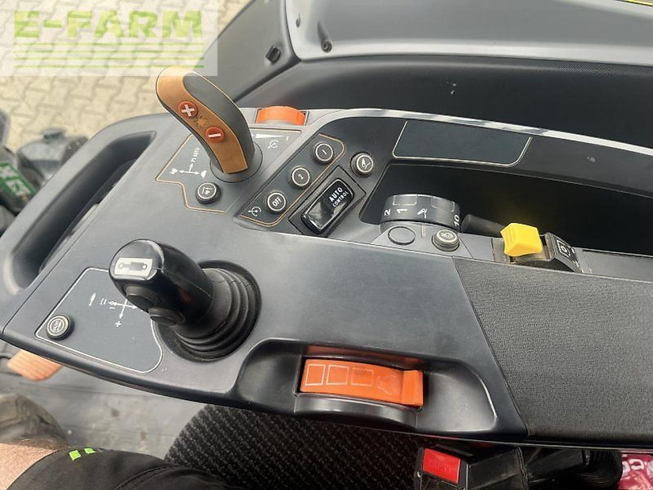 Valtra n 134 aktiv - Traktorius: foto 4 Valtra n 134 aktiv - Traktorius: foto 4