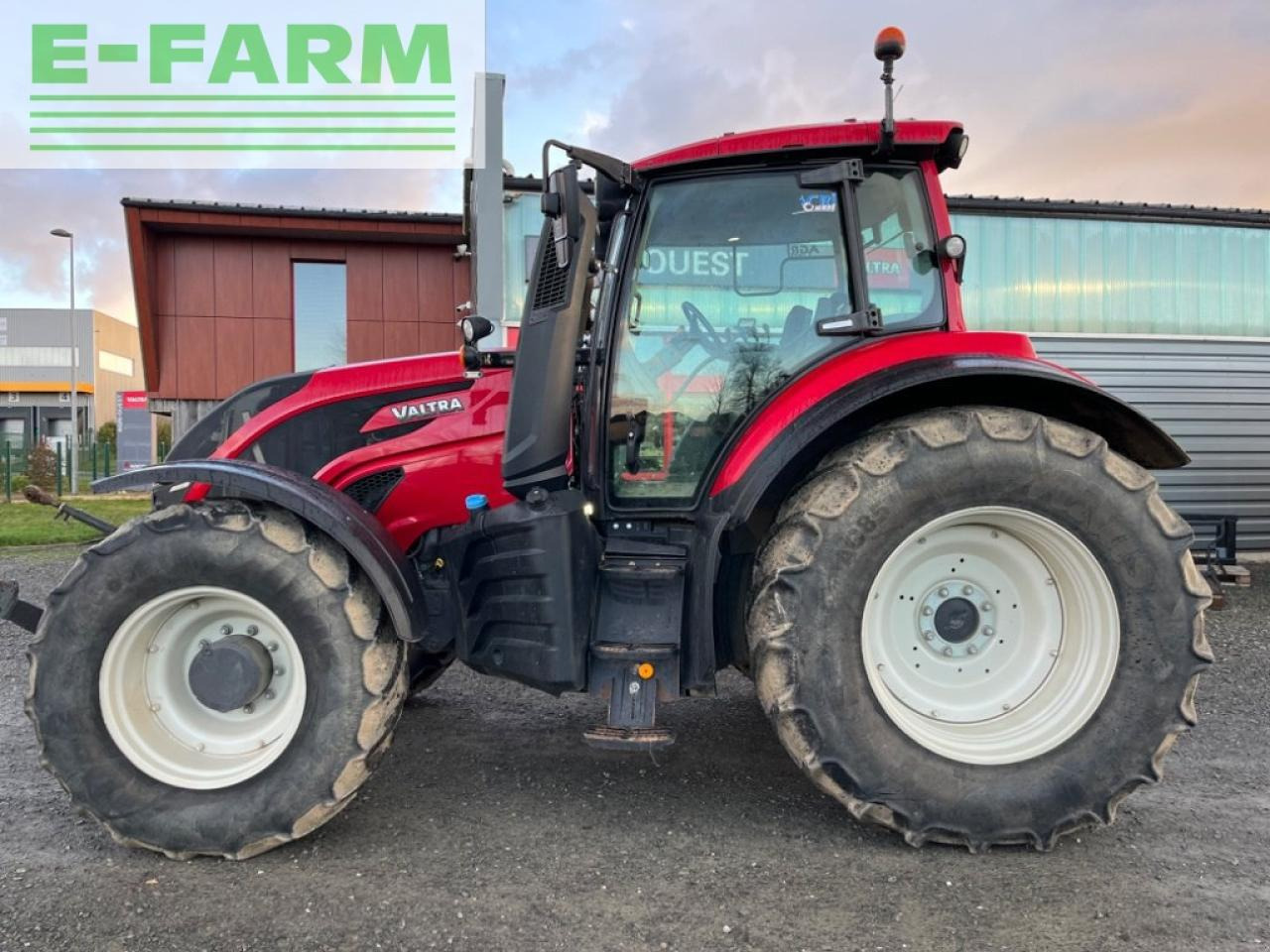 Valtra t144 h - Traktorius: foto 1 Valtra t144 h - Traktorius: foto 1