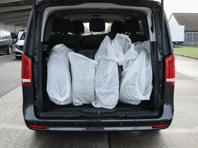 MERCEDES-BENZ EQV 300 lang,7Sitze,Schiebetür elektrisch,LED... - Keleivinis furgonas, Elektrinis furgonas: foto 2 MERCEDES-BENZ EQV 300 lang,7Sitze,Schiebetür elektrisch,LED... - Keleivinis furgonas, Elektrinis furgonas: foto 2