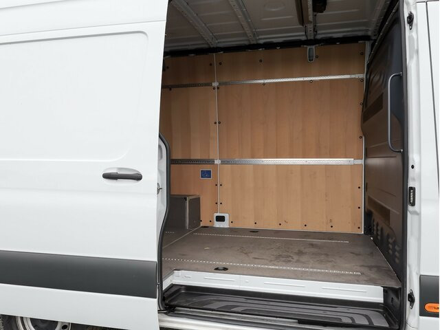 MERCEDES-BENZ Sprinter 317 CDI Kasten,L2H2,MBUX,Kamera - Krovininis mikroautobusas: foto 2 MERCEDES-BENZ Sprinter 317 CDI Kasten,L2H2,MBUX,Kamera - Krovininis mikroautobusas: foto 2