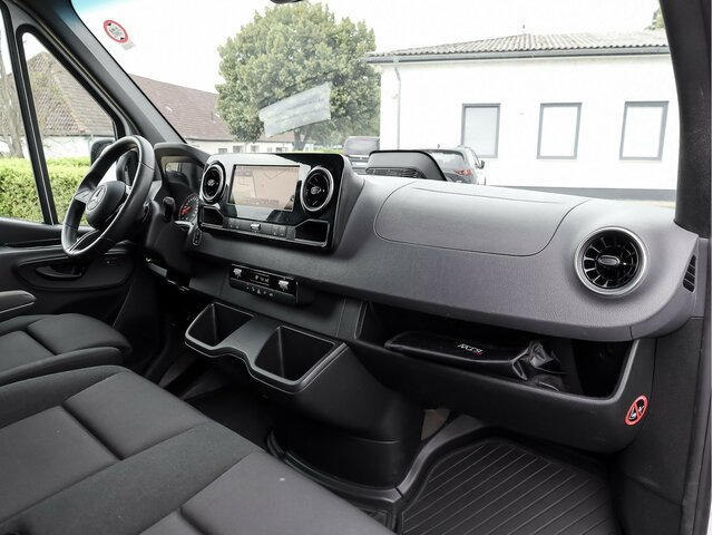 MERCEDES-BENZ Sprinter 317 CDI,L2H2,Automatik,Kamera,LED - Krovininis mikroautobusas: foto 4 MERCEDES-BENZ Sprinter 317 CDI,L2H2,Automatik,Kamera,LED - Krovininis mikroautobusas: foto 4