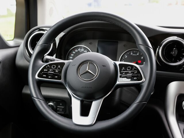 MERCEDES-BENZ T 180 Progressive,AHK,LED,Navi,Kamera,Tempomat - Keleivinis furgonas: foto 5 MERCEDES-BENZ T 180 Progressive,AHK,LED,Navi,Kamera,Tempomat - Keleivinis furgonas: foto 5