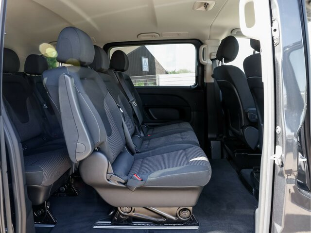 MERCEDES-BENZ V 220 d STYLE kompakt,8Sitzer,Standheizung,AHK - Mikroautobusas, Keleivinis furgonas: foto 2 MERCEDES-BENZ V 220 d STYLE kompakt,8Sitzer,Standheizung,AHK - Mikroautobusas, Keleivinis furgonas: foto 2