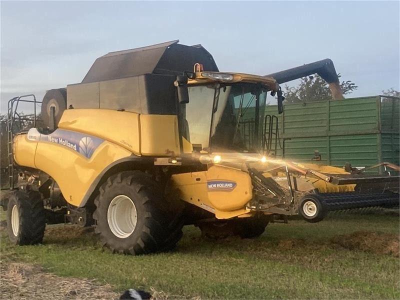 New Holland CR 980 1050er hjul og 30Fod 4 hjulstræk - Derliaus nuėmimo kombainas: foto 2 New Holland CR 980 1050er hjul og 30Fod 4 hjulstræk - Derliaus nuėmimo kombainas: foto 2