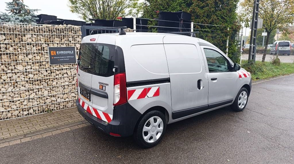 Dacia Dokker Transporter, Kastenwagen, Werkstattschränke - Mažas furgonas: foto 3 Dacia Dokker Transporter, Kastenwagen, Werkstattschränke - Mažas furgonas: foto 3