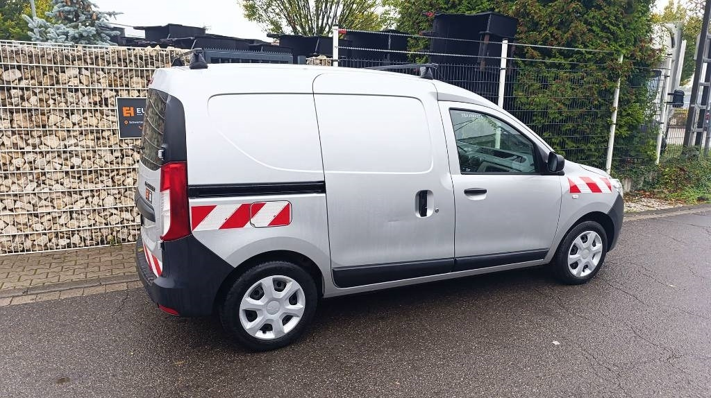 Dacia Dokker Transporter, Kastenwagen, Werkstattschränke - Mažas furgonas: foto 4 Dacia Dokker Transporter, Kastenwagen, Werkstattschränke - Mažas furgonas: foto 4