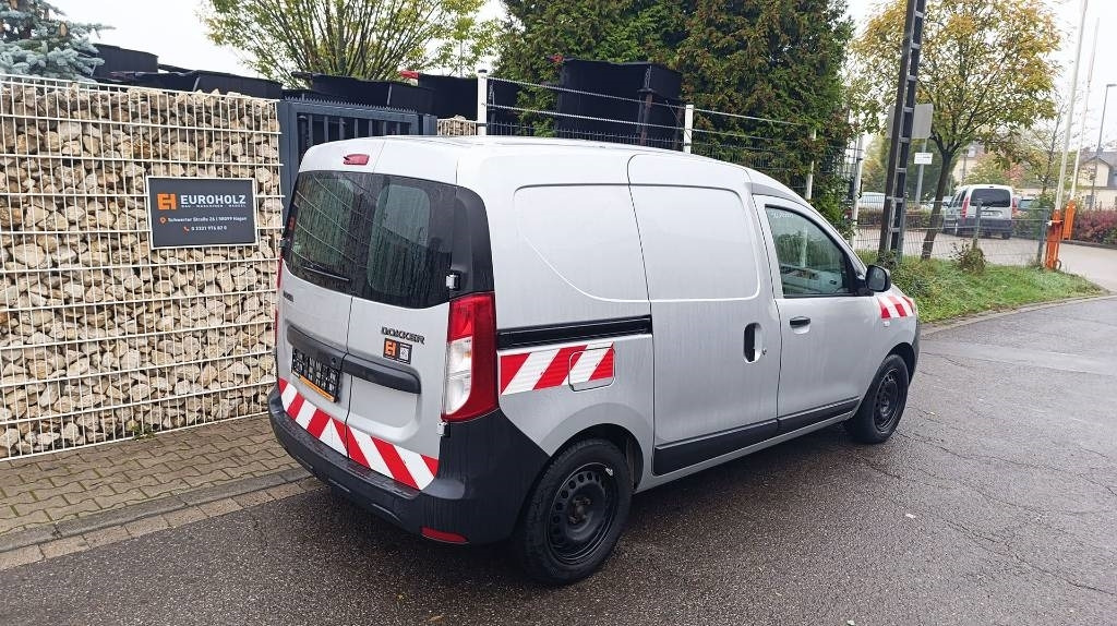 Dacia Dokker Transporter, Kastenwagen mit Schubladen - Mažas furgonas: foto 4 Dacia Dokker Transporter, Kastenwagen mit Schubladen - Mažas furgonas: foto 4