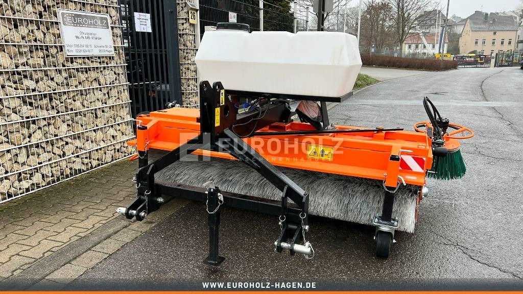 Kehrmaschine ZM2000 Seitenbesen 3-Punkt-Aufnahme - Rotacinė šluota: foto 5 Kehrmaschine ZM2000 Seitenbesen 3-Punkt-Aufnahme - Rotacinė šluota: foto 5