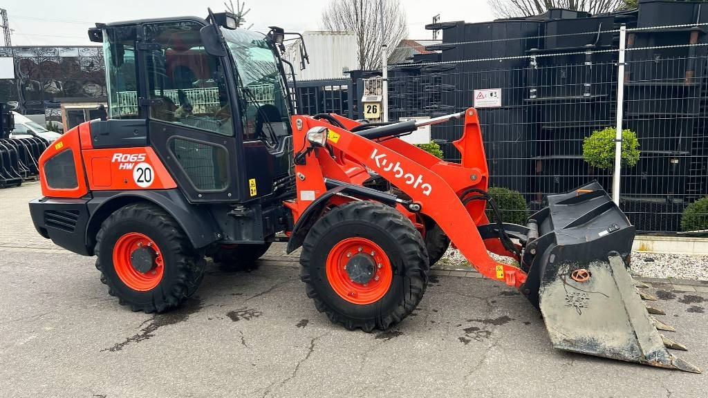 Kubota R 065, Radlader, hydr. Schnellwechsler, Schaufel - Ratinis krautuvas: foto 1 Kubota R 065, Radlader, hydr. Schnellwechsler, Schaufel - Ratinis krautuvas: foto 1