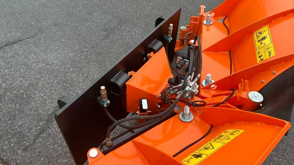 Schneeschild Planierschild hydraulisch 4-Wege PU-2 - Sniego peilis - Žemės ūkio technika: foto 3 Schneeschild Planierschild hydraulisch 4-Wege PU-2 - Sniego peilis - Žemės ūkio technika: foto 3