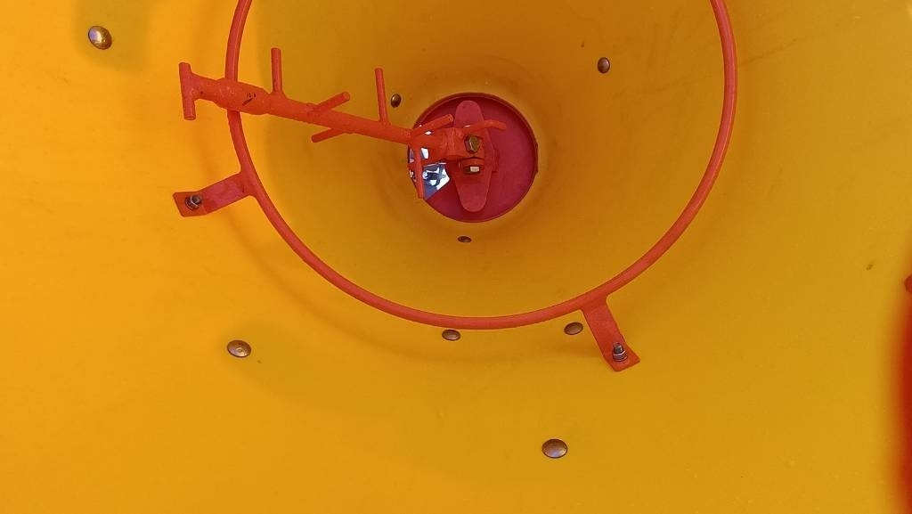 Nauja Smėlio/ Druskos barstytuvas Tellerstreuer, Sand- und Salzstreuer, Winterdienst: foto 8 Nauja Smėlio/ Druskos barstytuvas Tellerstreuer, Sand- und Salzstreuer, Winterdienst: foto 8