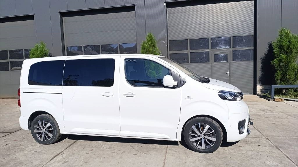 Toyota Proace 2.0 Van, Kleinbus, 7-Sitzer, Turboschaden - Krovininis mikroautobusas: foto 3 Toyota Proace 2.0 Van, Kleinbus, 7-Sitzer, Turboschaden - Krovininis mikroautobusas: foto 3