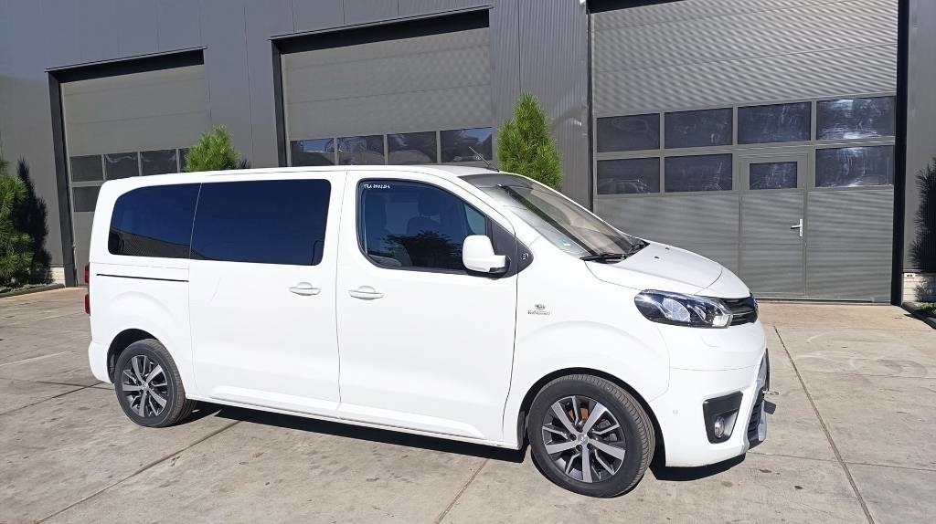 Toyota Proace 2.0 Van, Kleinbus, 7-Sitzer, Turboschaden - Krovininis mikroautobusas: foto 5 Toyota Proace 2.0 Van, Kleinbus, 7-Sitzer, Turboschaden - Krovininis mikroautobusas: foto 5
