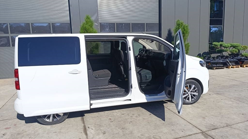 Toyota Proace 2.0 Van, Kleinbus, 7-Sitzer, Turboschaden - Krovininis mikroautobusas: foto 4 Toyota Proace 2.0 Van, Kleinbus, 7-Sitzer, Turboschaden - Krovininis mikroautobusas: foto 4
