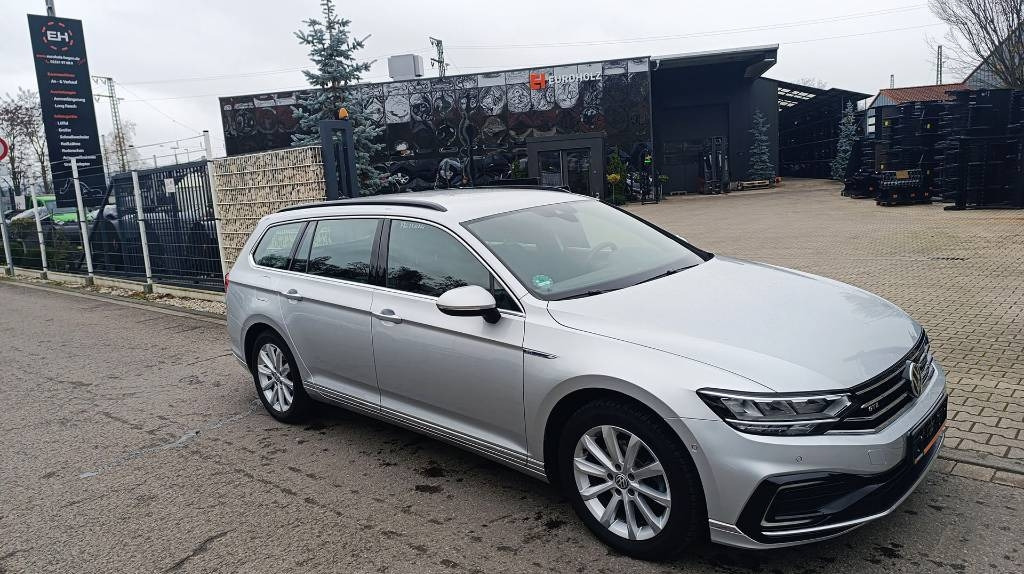 Volkswagen Passat GTE 1.4 TSI DSG GTE Plug-in-Hybrid 1. Hand - Lengvasis automobilis: foto 1 Volkswagen Passat GTE 1.4 TSI DSG GTE Plug-in-Hybrid 1. Hand - Lengvasis automobilis: foto 1