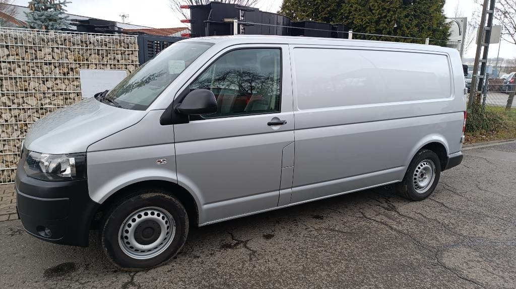 Volkswagen T5 2.0 TDI, Transporter, Kasten, Werkstattschränke - Furgonas su krovinių dėže: foto 3 Volkswagen T5 2.0 TDI, Transporter, Kasten, Werkstattschränke - Furgonas su krovinių dėže: foto 3