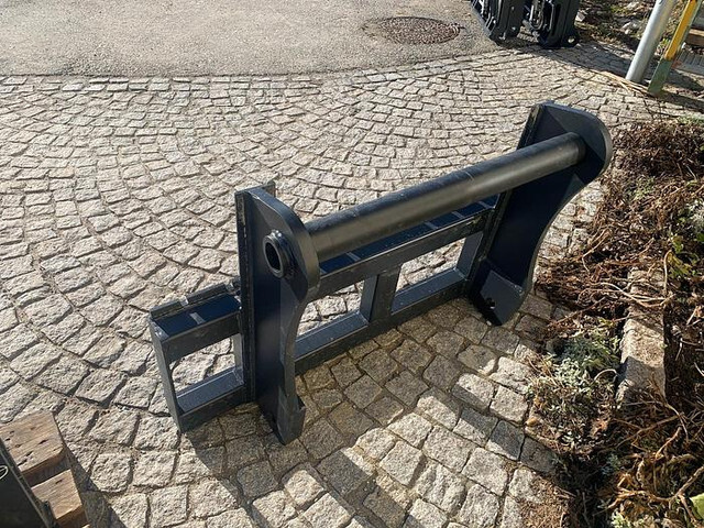 Big Palettengabel 2 t mit Bobcat Teleskoplader Aufnahme - Šakės - Krovimo technika: foto 2 Big Palettengabel 2 t mit Bobcat Teleskoplader Aufnahme - Šakės - Krovimo technika: foto 2