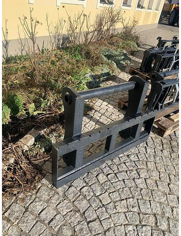 Big Palettengabel 2 t mit Bobcat Teleskoplader Aufnahme - Šakės - Krovimo technika: foto 3 Big Palettengabel 2 t mit Bobcat Teleskoplader Aufnahme - Šakės - Krovimo technika: foto 3