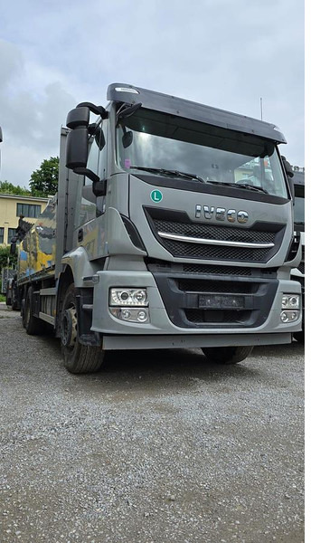 Iveco Stralis 6x2 Baustoffpritsche mit Hiab 228-E5 Kran - Platforminis/ Bortinis sunkvežimis: foto 2 Iveco Stralis 6x2 Baustoffpritsche mit Hiab 228-E5 Kran - Platforminis/ Bortinis sunkvežimis: foto 2