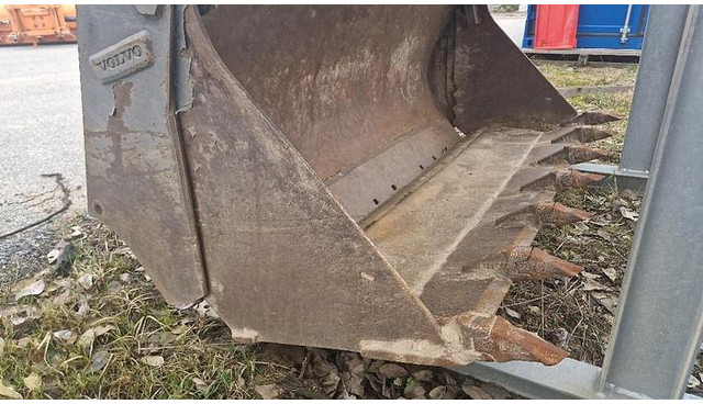 Volvo 4in1 Klappschaufel, Passend zu Volvo L25 180cm Arbeitbreite - Kaušas: foto 2 Volvo 4in1 Klappschaufel, Passend zu Volvo L25 180cm Arbeitbreite - Kaušas: foto 2