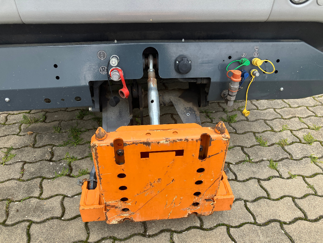 Kiefer Boki 1152B - Elektrinis komunalinis automobilis: foto 4 Kiefer Boki 1152B - Elektrinis komunalinis automobilis: foto 4