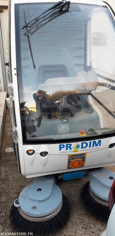 BALAYEUSE ELECTRIQUE ECO 36 - Gatvių šlavimo mašina: foto 3 BALAYEUSE ELECTRIQUE ECO 36 - Gatvių šlavimo mašina: foto 3