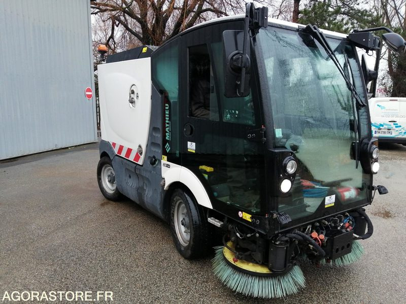 BALAYEUSE - MATHIEU - AZURA FLEX - 2020 / 4222 HEURES - Gatvių šlavimo mašina: foto 2 BALAYEUSE - MATHIEU - AZURA FLEX - 2020 / 4222 HEURES - Gatvių šlavimo mašina: foto 2