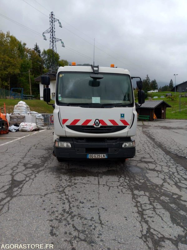 BALAYEUSE de Voiries- RENAULT MIDLUM 220 DXI avec aspiratrice EUROVOIRIE - Gatvių šlavimo mašina: foto 1 BALAYEUSE de Voiries- RENAULT MIDLUM 220 DXI avec aspiratrice EUROVOIRIE - Gatvių šlavimo mašina: foto 1
