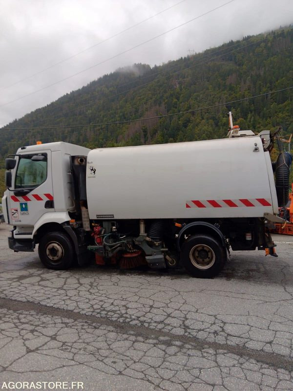BALAYEUSE de Voiries- RENAULT MIDLUM 220 DXI avec aspiratrice EUROVOIRIE - Gatvių šlavimo mašina: foto 5 BALAYEUSE de Voiries- RENAULT MIDLUM 220 DXI avec aspiratrice EUROVOIRIE - Gatvių šlavimo mašina: foto 5