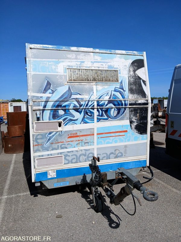 BASE VIE ROUTIERE 4/5 PERSONNES - Buitinis konteineris, Priekaba: foto 1 BASE VIE ROUTIERE 4/5 PERSONNES - Buitinis konteineris, Priekaba: foto 1