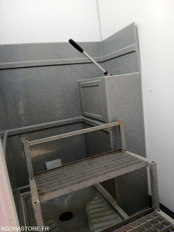 BASE VIE ROUTIERE 4/5 PERSONNES - Buitinis konteineris, Priekaba: foto 2 BASE VIE ROUTIERE 4/5 PERSONNES - Buitinis konteineris, Priekaba: foto 2