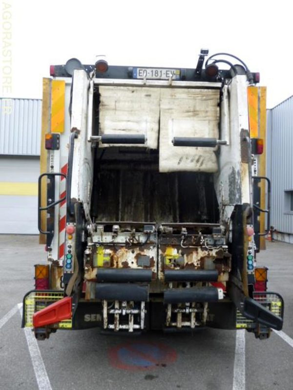 BOM ECONIC MERCEDES CABINE TYPE BUS 2007 4 places 247550kms - Šiukšliavežis: foto 2 BOM ECONIC MERCEDES CABINE TYPE BUS 2007 4 places 247550kms - Šiukšliavežis: foto 2