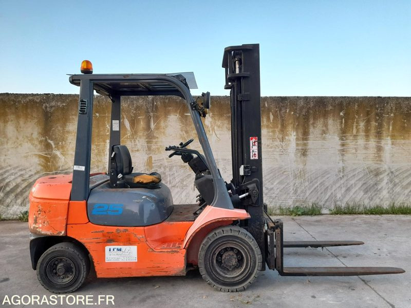 CHARIOT ELEVATEUR TOYOTA 627FDF25 - 2000 - Dyzelinis krautuvas: foto 2 CHARIOT ELEVATEUR TOYOTA 627FDF25 - 2000 - Dyzelinis krautuvas: foto 2