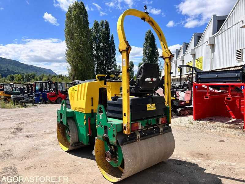 COMPACTEUR AMMANN AV26-2 ROULEAU TANDEM VIBRANT ARTICULÉ - ANNÉE 2008 - 1765 H - Volas: foto 5 COMPACTEUR AMMANN AV26-2 ROULEAU TANDEM VIBRANT ARTICULÉ - ANNÉE 2008 - 1765 H - Volas: foto 5