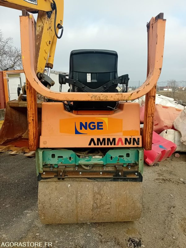 COMPACTEUR TANDEM AMMANN AV23-2 -- 2001 -- ENVIRON 800 HEURES - Volas: foto 2 COMPACTEUR TANDEM AMMANN AV23-2 -- 2001 -- ENVIRON 800 HEURES - Volas: foto 2