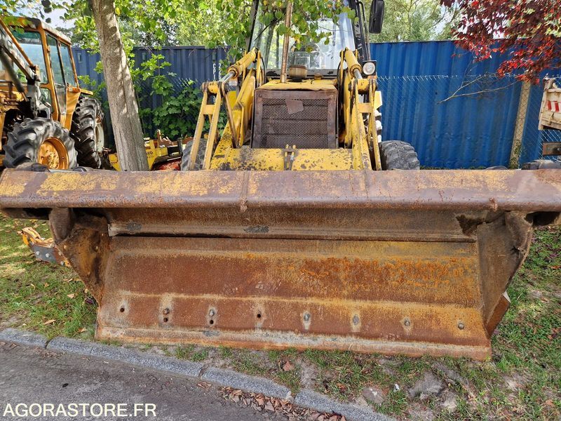 Chargeuse JCB 3X - 1989 - 7068 - Krautuvas: foto 3 Chargeuse JCB 3X - 1989 - 7068 - Krautuvas: foto 3